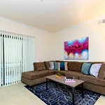 Stylish And Spacious 2 Bedroom Central Location