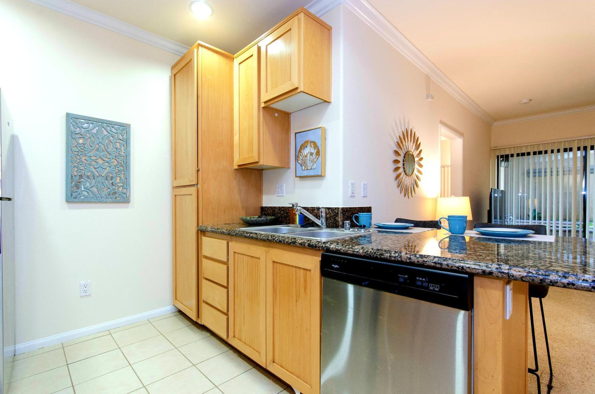 Stylish And Spacious 2 Bedroom Central Location Apartamento